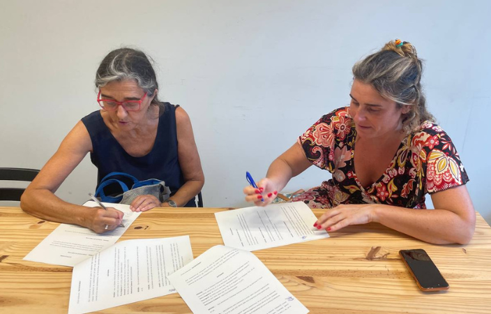 Signem un conveni de col·laboració amb Metzineres que cedeix el dret d’ús d’un habitatge a la cooperativa