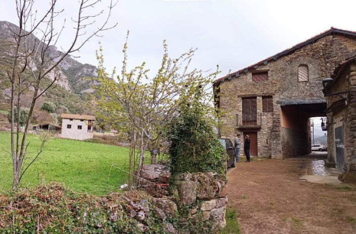 Busquem grup per a projecte d’habitatge cooperatiu i gestió de terres al Baix Pallars