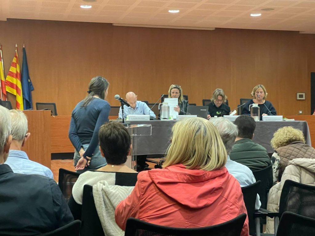 Anar a Aprovada la moció que insta a destinar una part dels solars buits del Camp de la Creu a Les Corts  a l’habitatge cooperatiu G61defHXIAAhA3Q-1024x768  Uncategorized @ca  1565