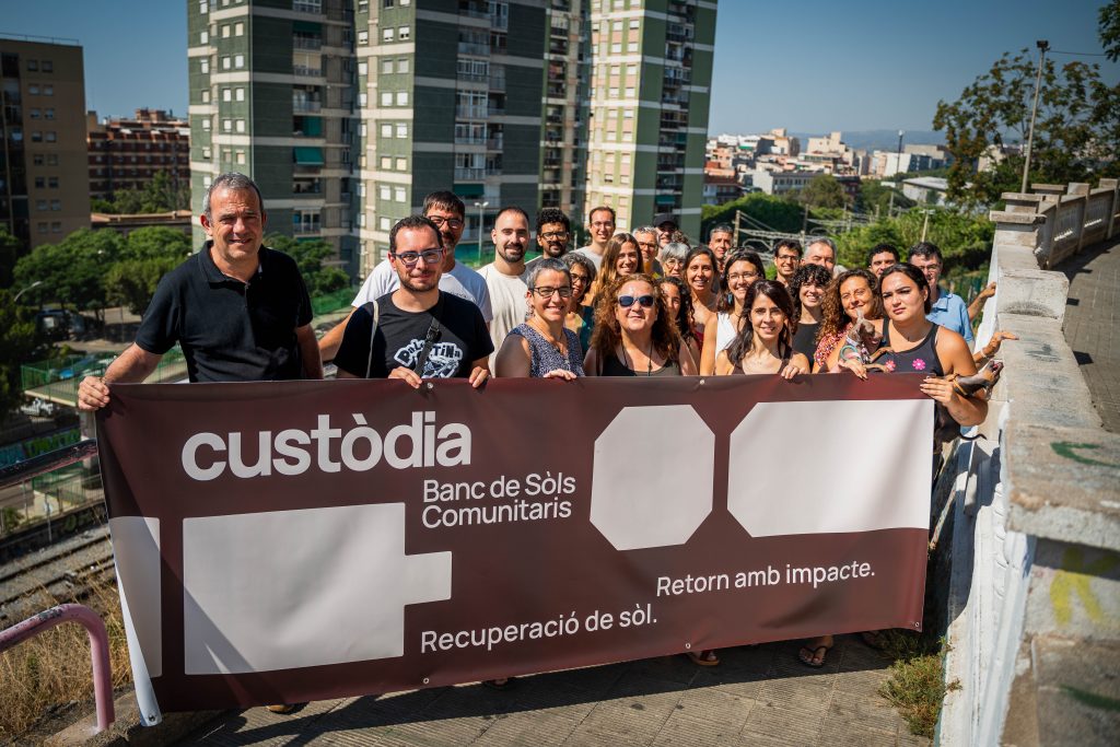 Neix Custòdia, el primer Banc de Sòls Comunitaris català per garantir que el sòl es destini de manera permanent a habitatge protegit i usos socials TH_LD_20260707-11-1024x683 Uncategorized @ca 8723 Anar a Neix Custòdia, el primer Banc de Sòls Comunitaris català per garantir que el sòl es destini de manera permanent a habitatge protegit i usos socials TH_LD_20260707-11-1024x683 Uncategorized @ca 9902